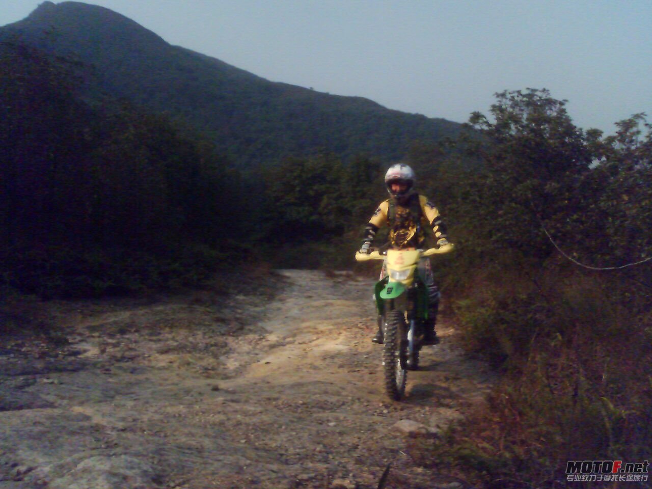 201011141556_00024.jpg