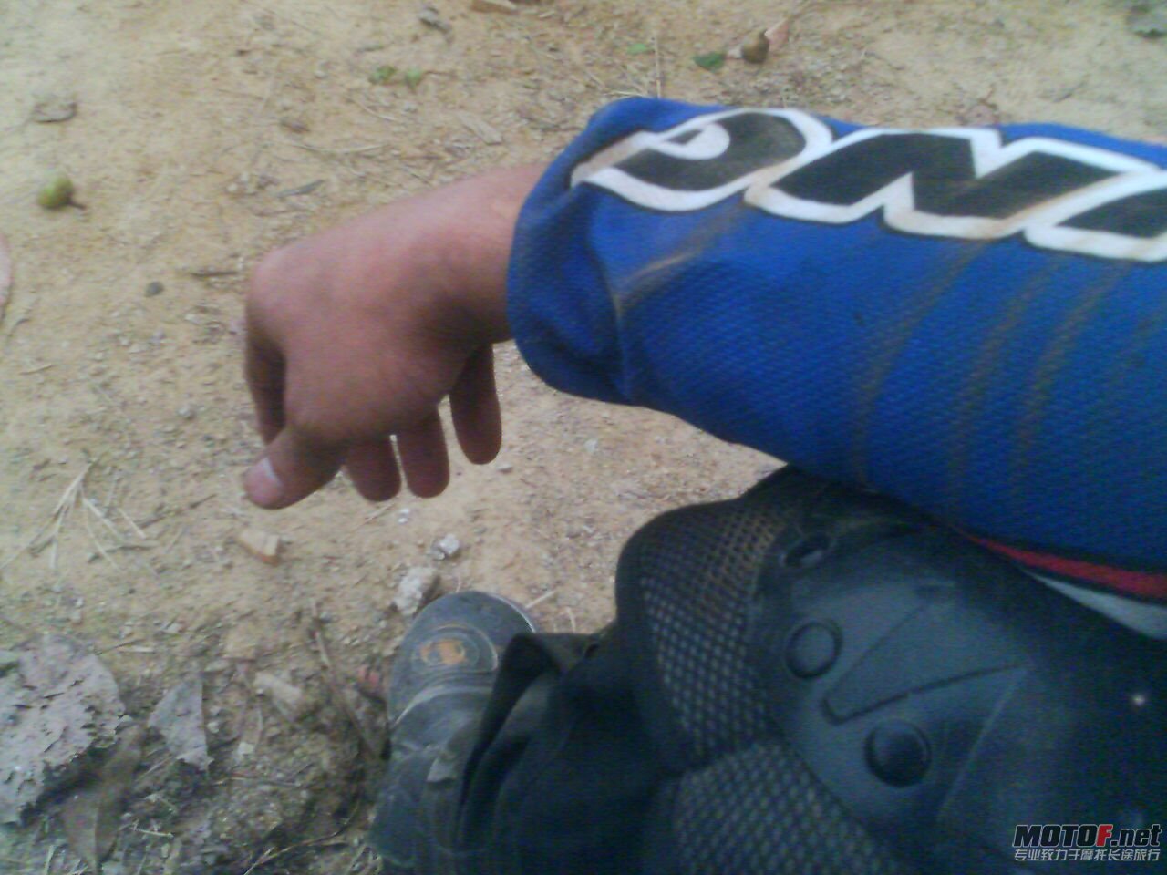 201011141727_00030.jpg