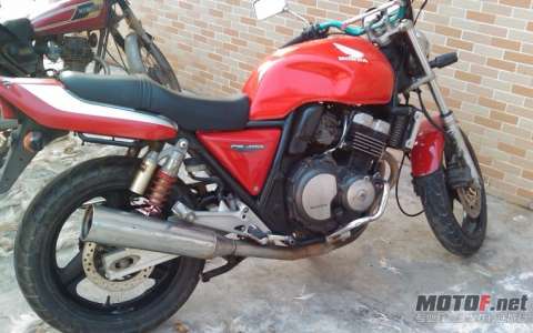 CB400