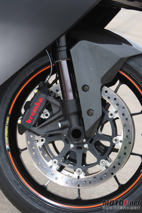 19KTM-RC8R.jpg
