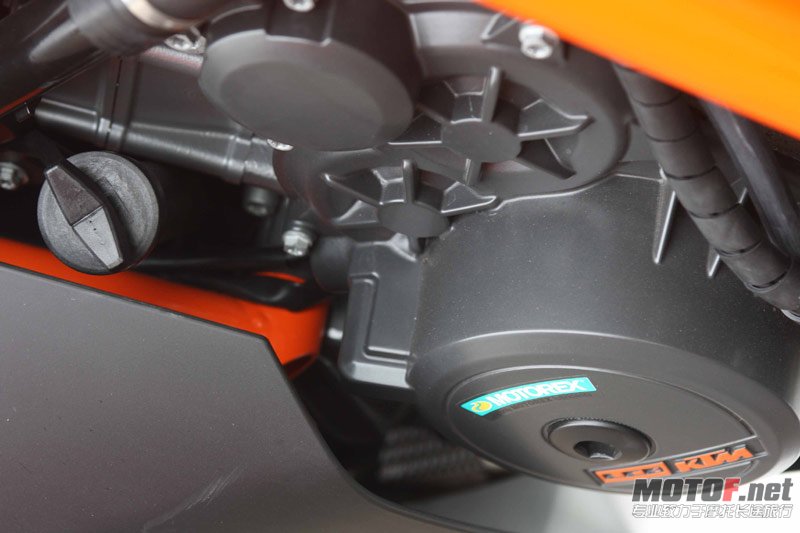 28KTM-RC8R.jpg