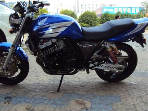 CB400