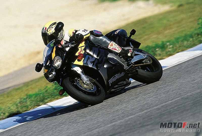01144963@1996-Honda-CBR900-Fi.jpg