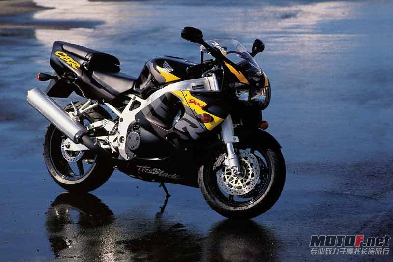 144962@1996-Honda-CBR900-Fi.jpg