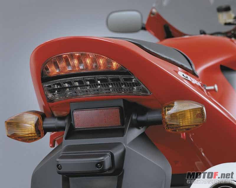 MCBR920028RD-01.jpg