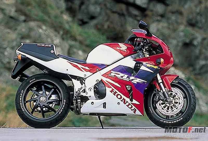 bHONDA-RC45X5-0647-01.jpg