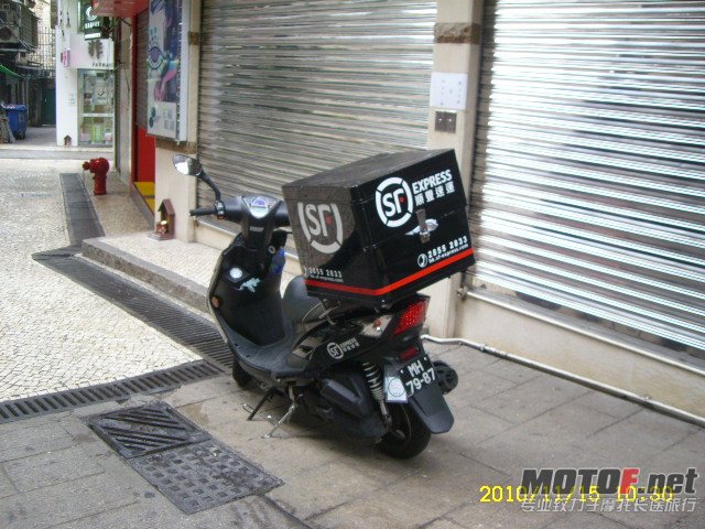 SL701548.JPG