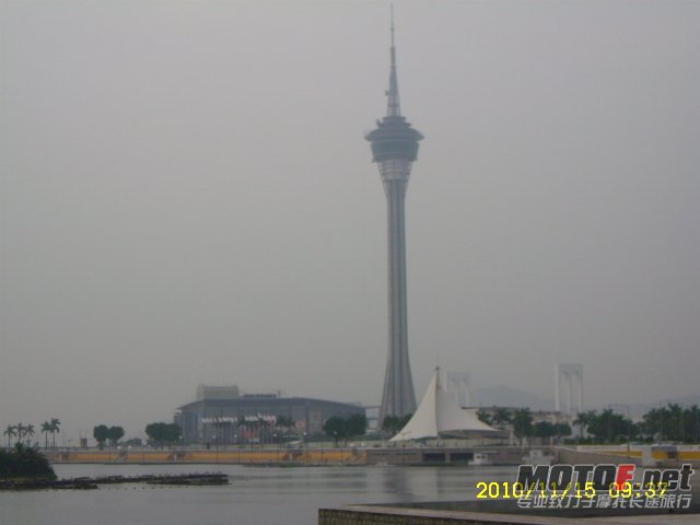 SL701543.JPG