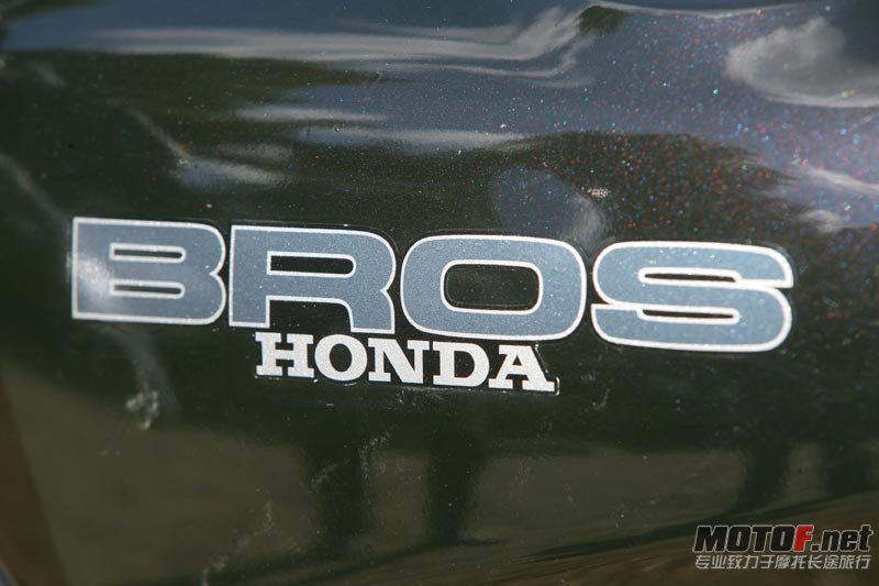 06honda-bros.jpg