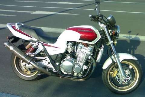 CB1300