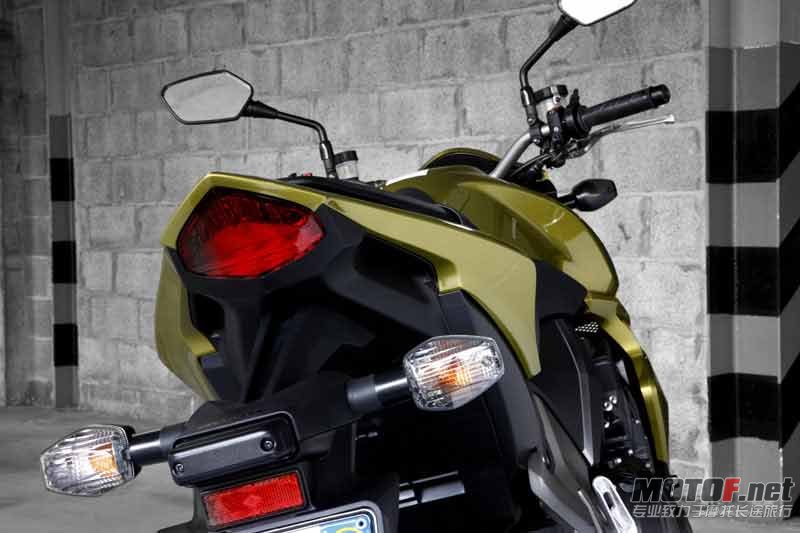 CB1000R_05-01.jpg