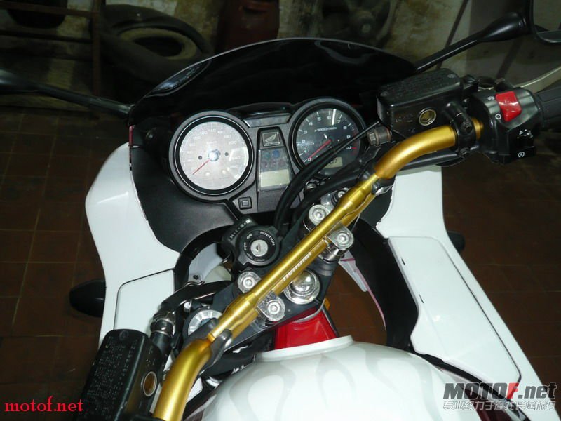 20090602_ae54d1879bc8399717f5vQnD4pEspKXL[1].jpg