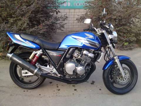 CB400