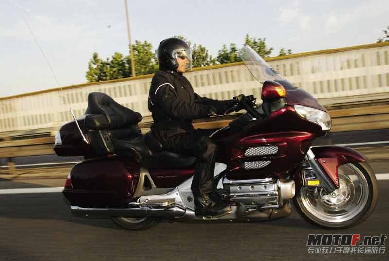 107005@Honda-GL1800.jpg