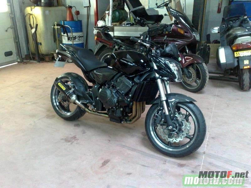 1274963085303102-Honda-CB-600-(Hornet)-[1].jpg