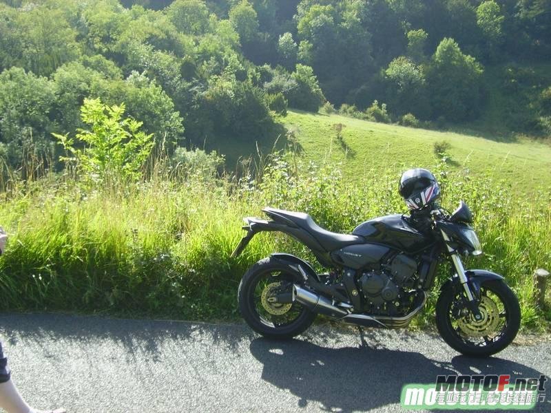 1266925571302202-Honda-CB-600-(Hornet)-[2].jpg