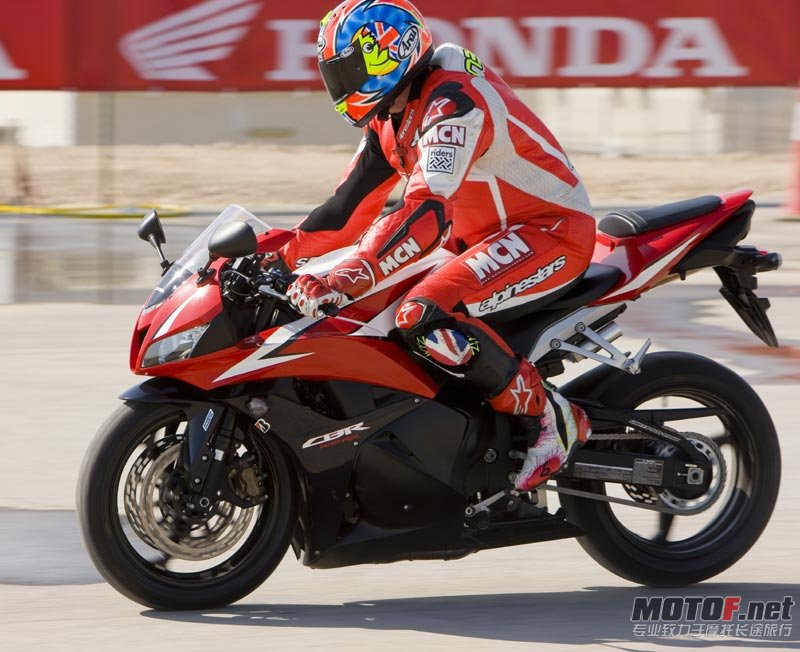12Honda-CBR600RR.jpg