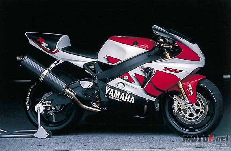 YAMAHA-R7-X3-0743-01.jpg