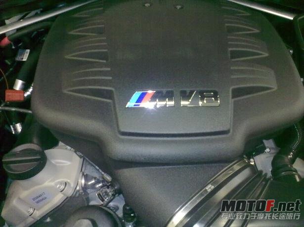 v8发动机