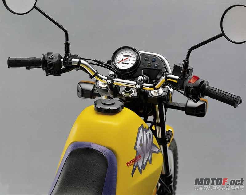 MSLR619978YB-01.jpg