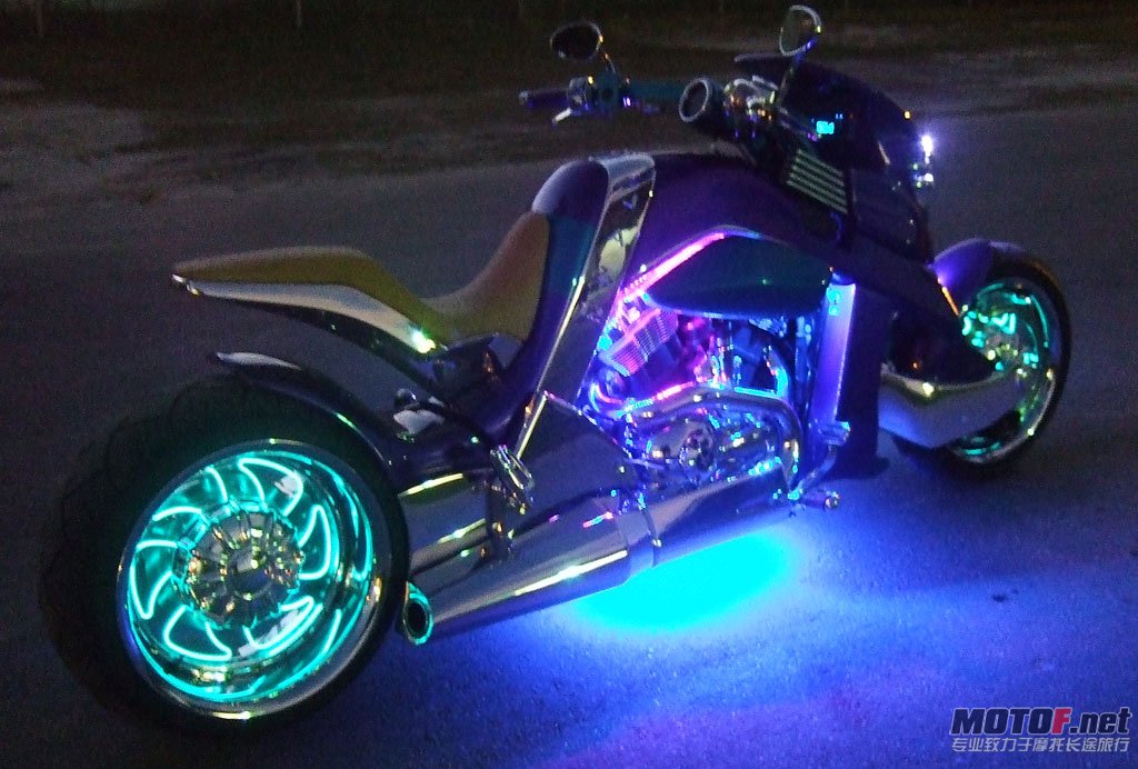 2011-travertson-v-rex-2-custom-bike-looks-like-a-sci-fi-predator-26717_2.jpg