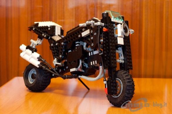 moto_lego_01.jpg