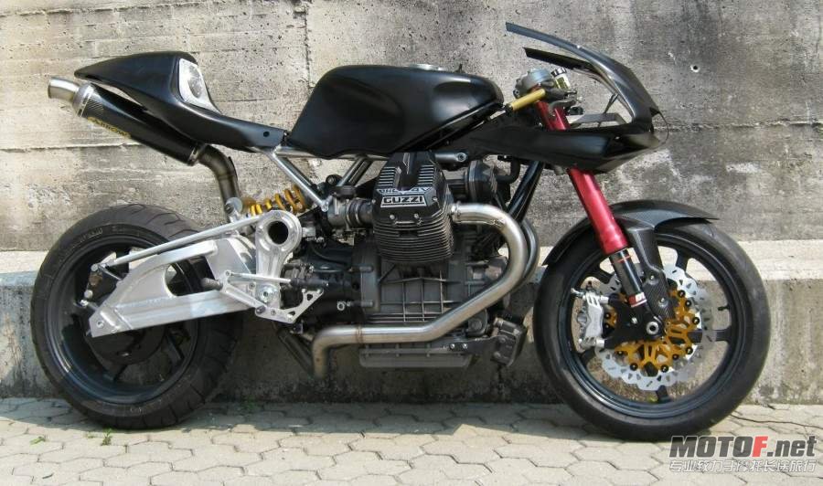 Bomba Moto Guzzi.jpg