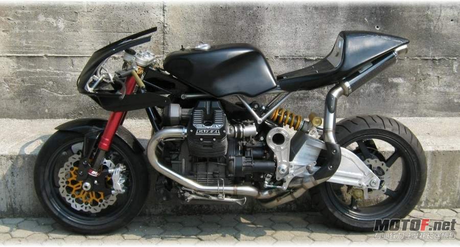 Bomba Moto Guzzi  1.jpg