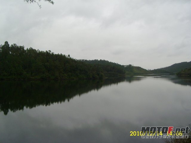 SL701696.JPG