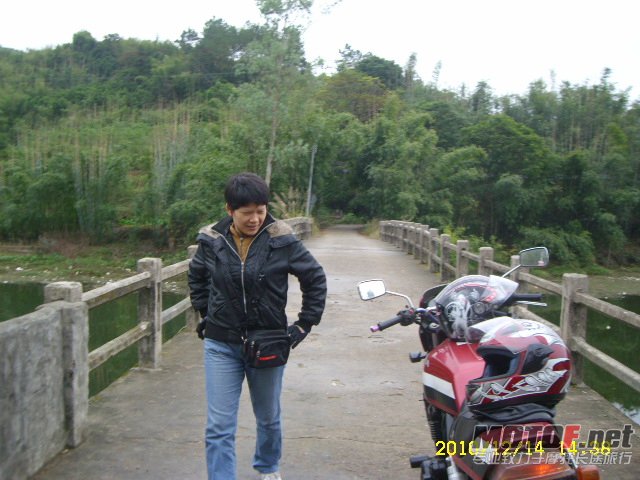 SL701717.JPG