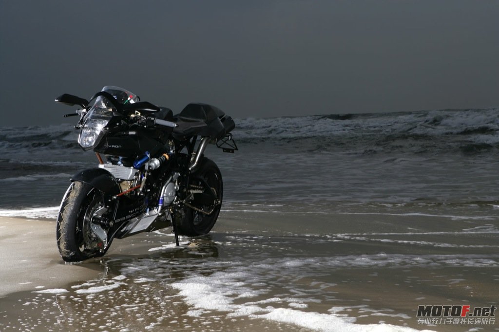 vyrus-987-c3-v4-worlds-most-powerful-production-motorcycle-16288_1.jpg