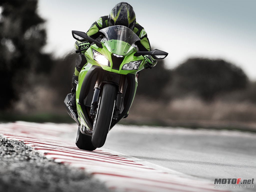 Kawasaki_ZX-10R_2011_01_1024x768[1].jpg