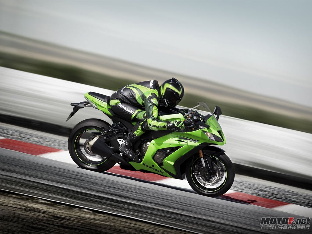 Kawasaki_ZX-10R_2011_02_1024x768[1].jpg