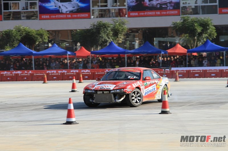 002740x51vi2idh770vshr.jpg