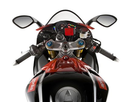 RSV4_Factory (42)_constraintscaled600x337.jpg