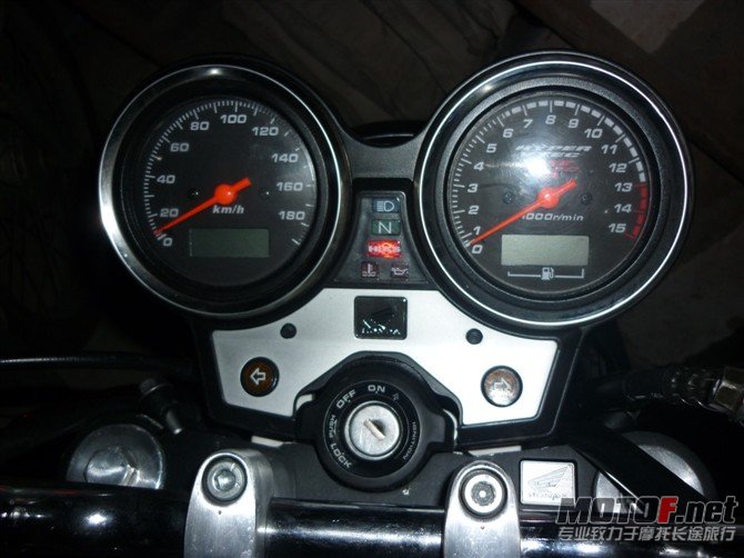 03cb400vtec1.jpg