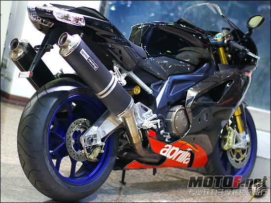 阿普利亚1000R.jpg