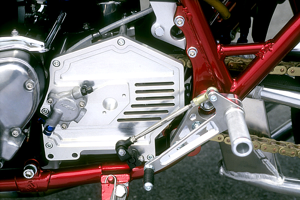detail02_b.jpg