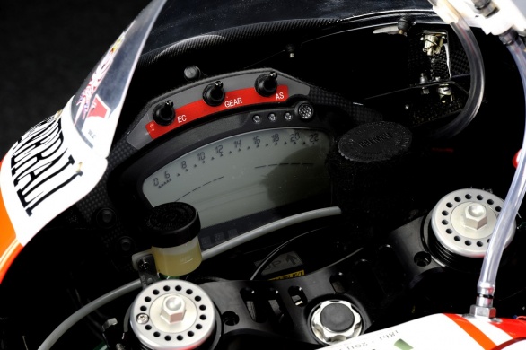 D16GP11_43.jpg