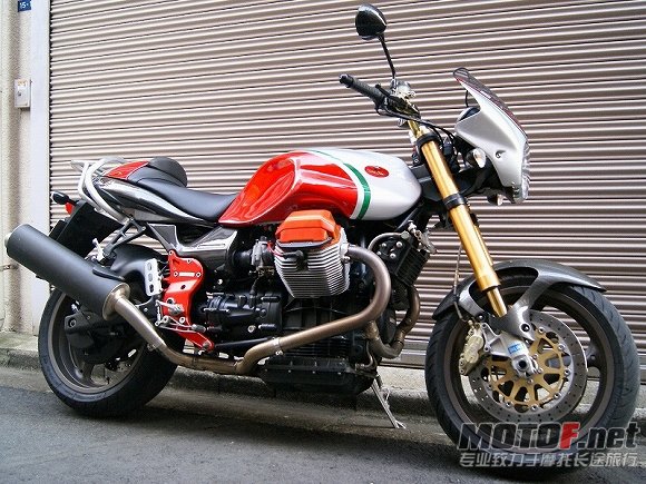 motoguzziv11 (1).jpg