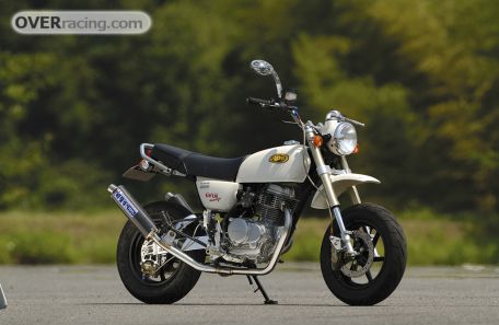 HONDA-APE100-TWIN-CARBON-MUFFLER_972.jpg