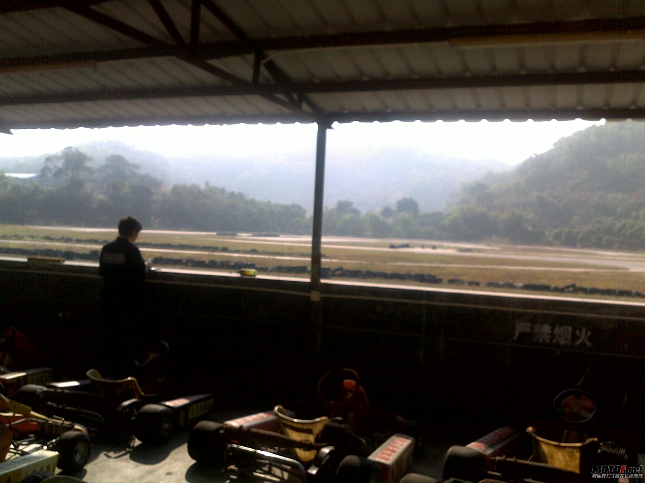 20110108476.jpg