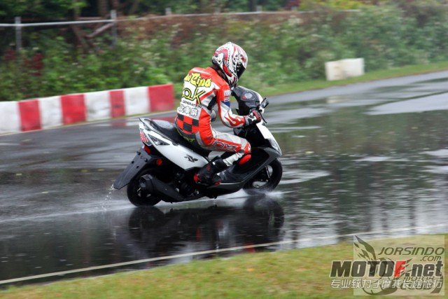 20110121_81f5991d00d82679e9b8phZOLOYGIiBN_jpg_thumb.jpg