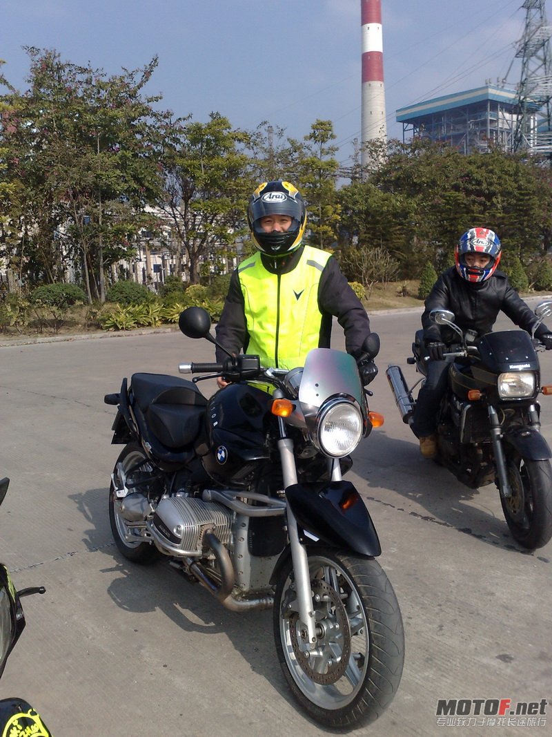 别摸我BMW的车主