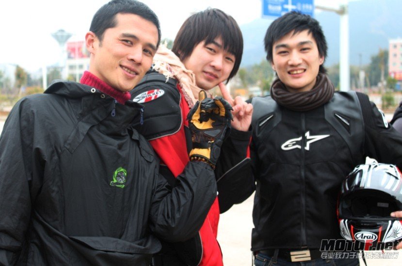 02.jpg