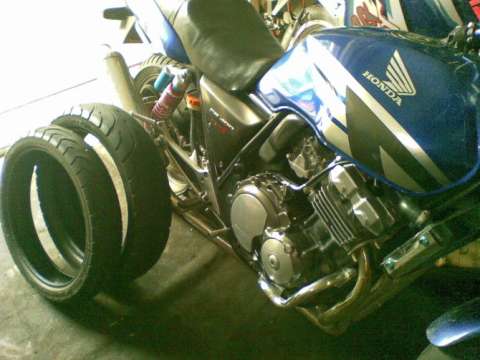 CB400