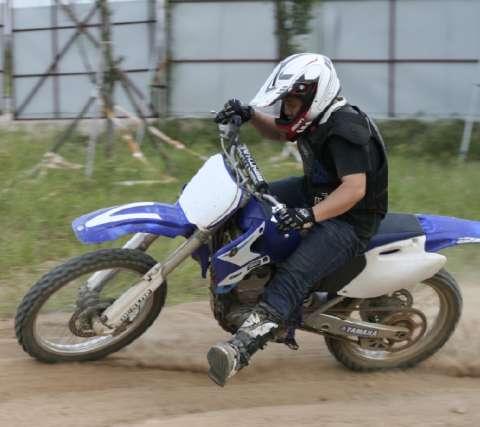 YZF250