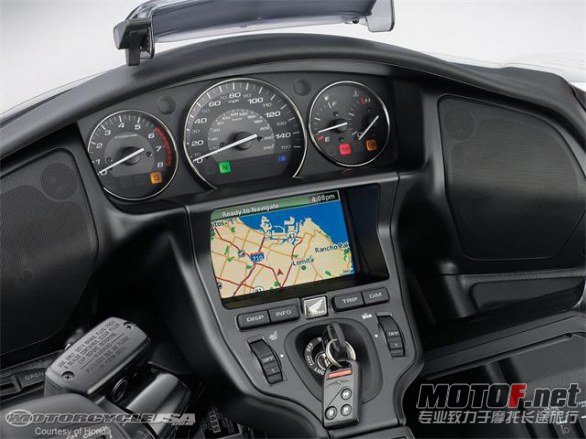 12_GoldWing_Det06.jpg