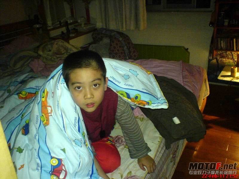37 昨天晚上的，小牛每晚睡觉前例牌“搞搞震”.JPG
