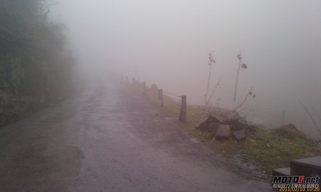 1这种雾跟接下的雾相比，只能说是小巫见大巫啊.jpg